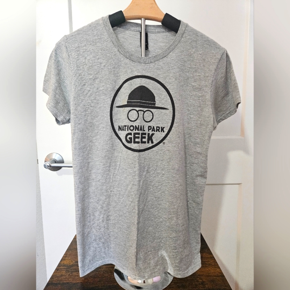 National Park Geek ladies t-shirt, gray size Medium